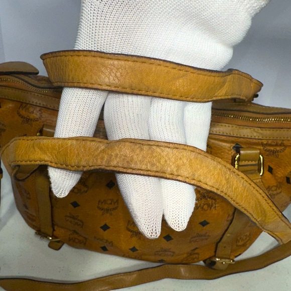 MCM VISETOS VINTAGE SHOULDER BAG COGNAC MEDIUM - Picture 13 of 15